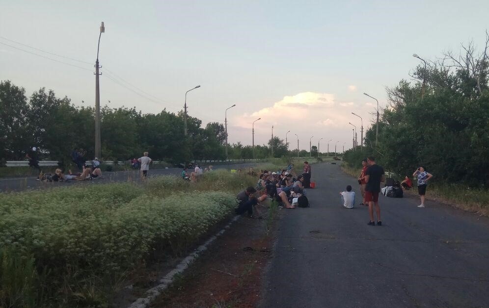 Люди, застрявшие в серой зоне между блокпостами на Донбассе