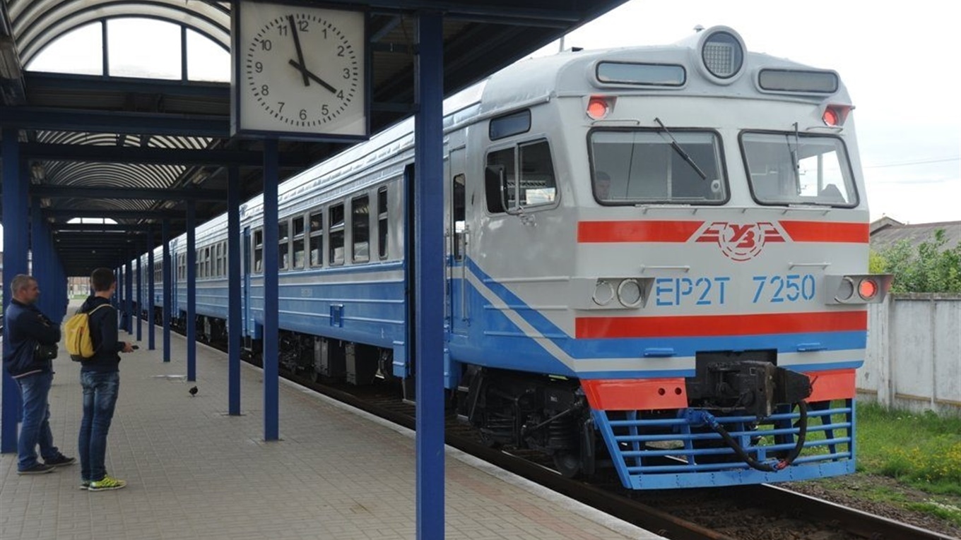 Укрзалізниця відновлює курсування 46 приміських поїздів на Львівщині