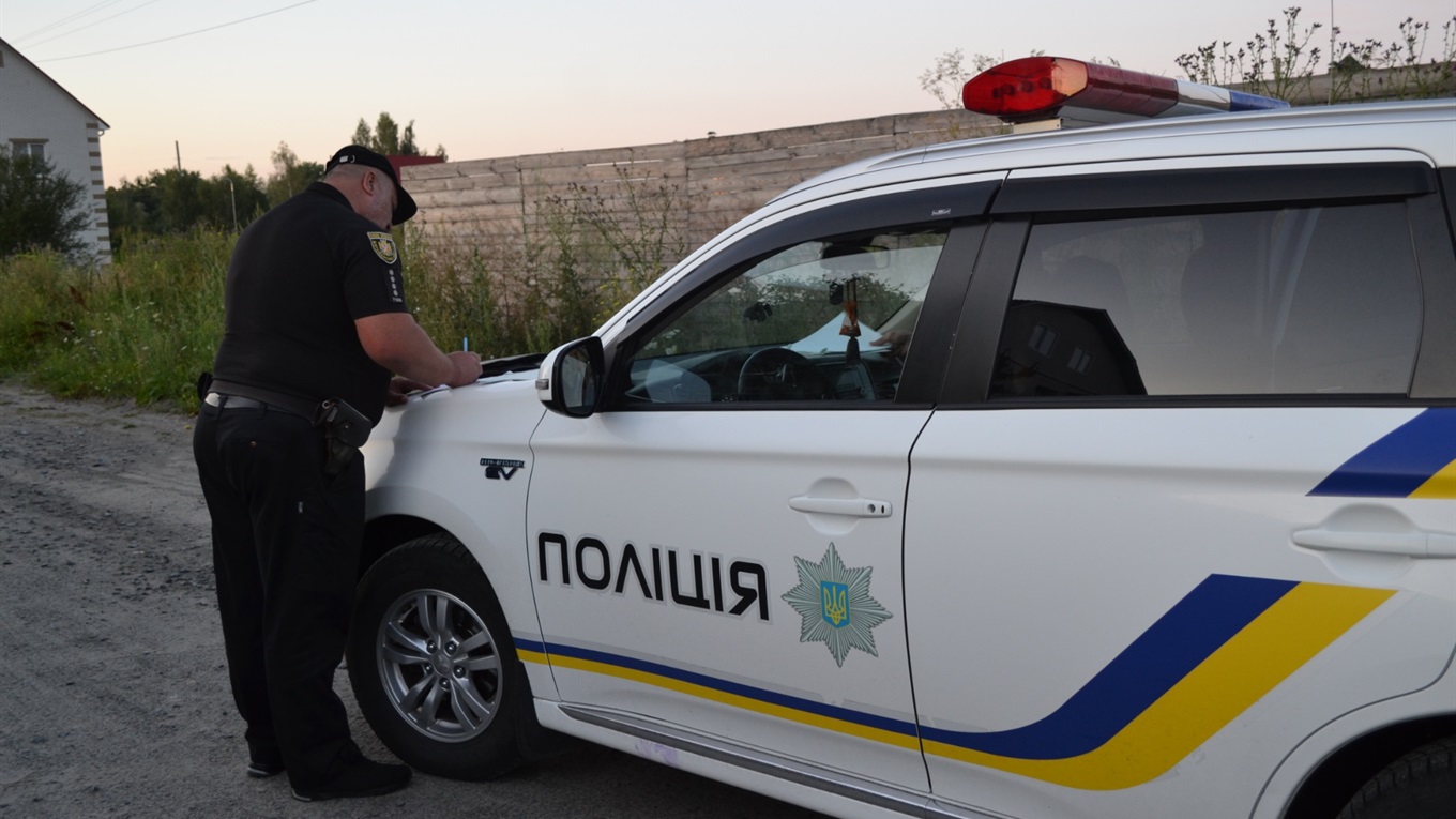 Операція "Мопед" та домашнє насильство. Один вечір патрульної поліції Новограда