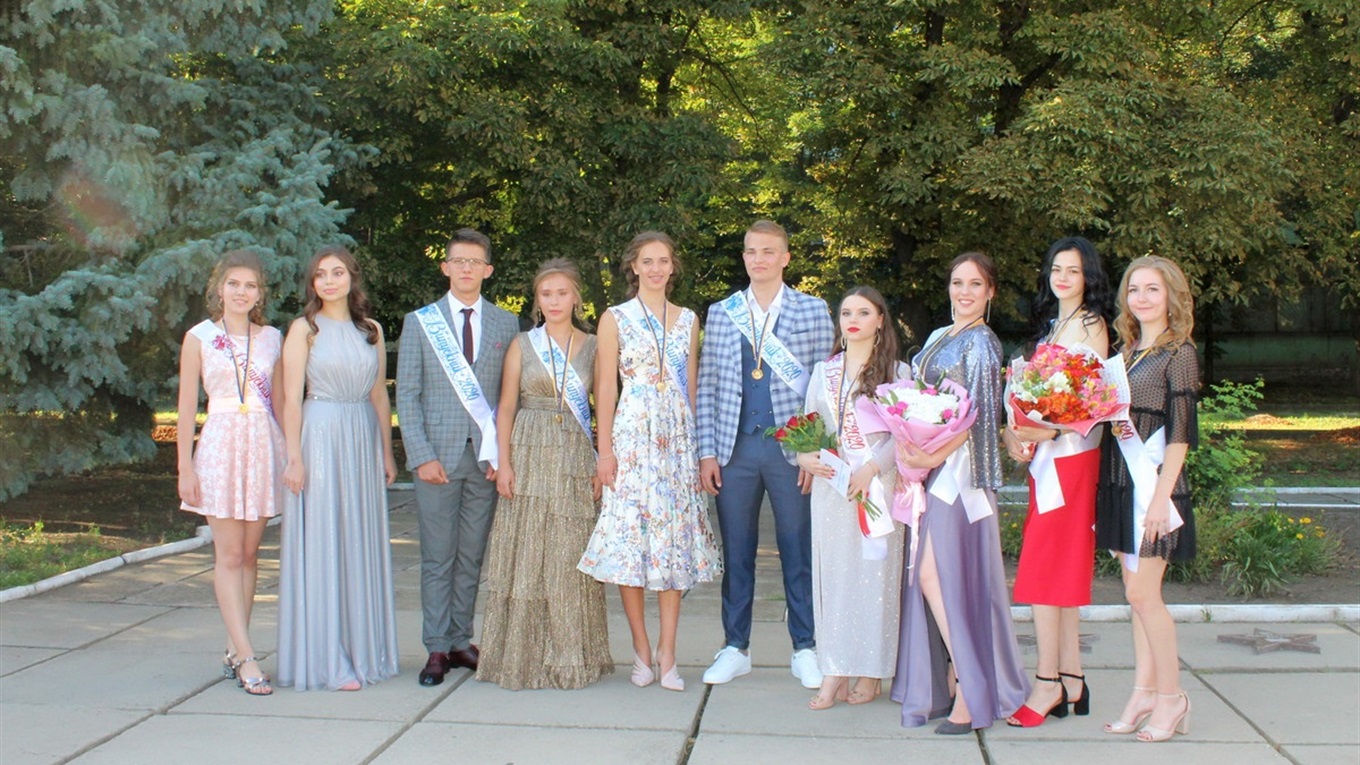 Випускні у Гуляйполі відбулись без масштабного святкування