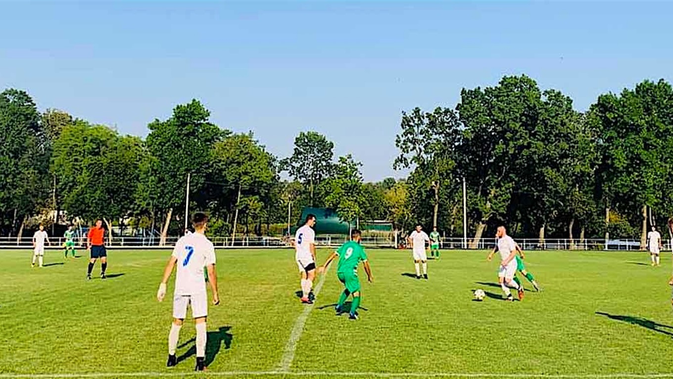 Жара не помешала: Измаил сегодня играл в футбол