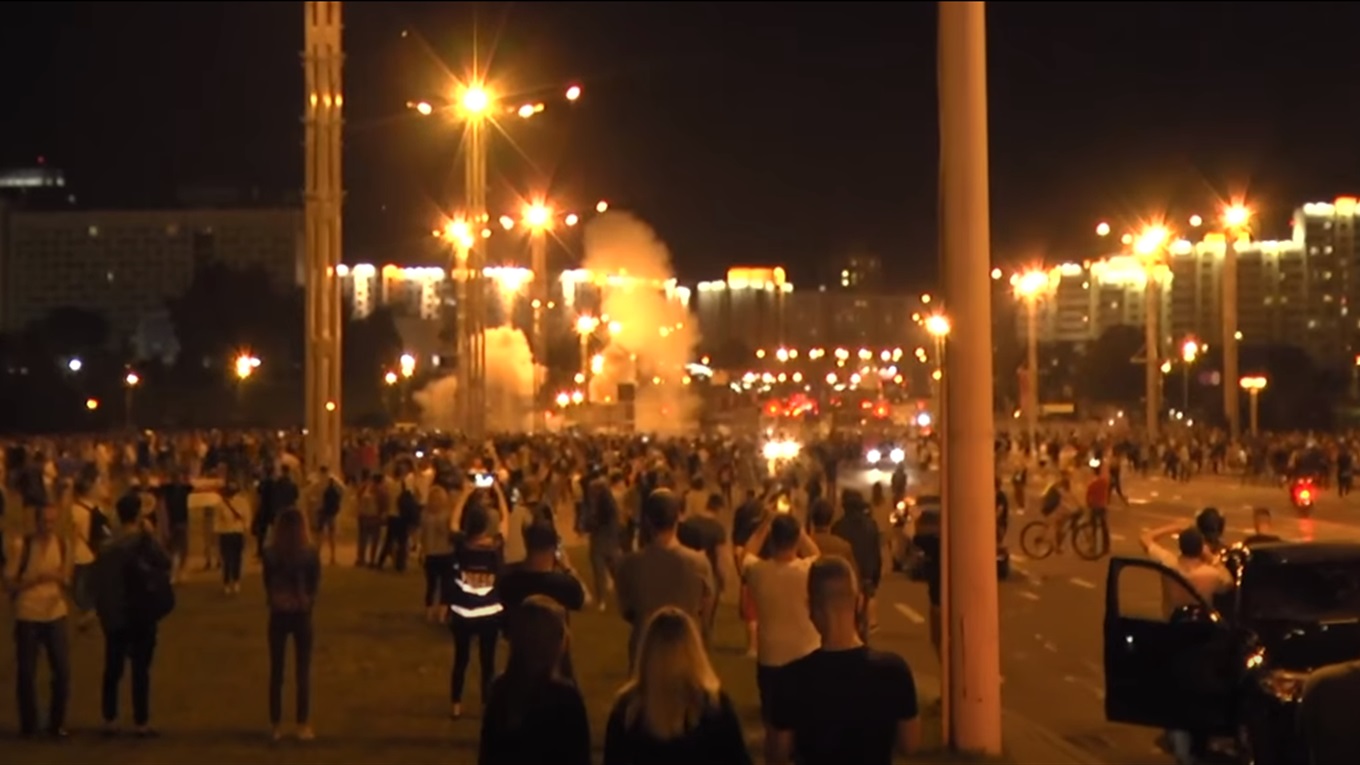   Що відбувається в Білорусі: відео сутичок правоохоронців з мітингувальниками