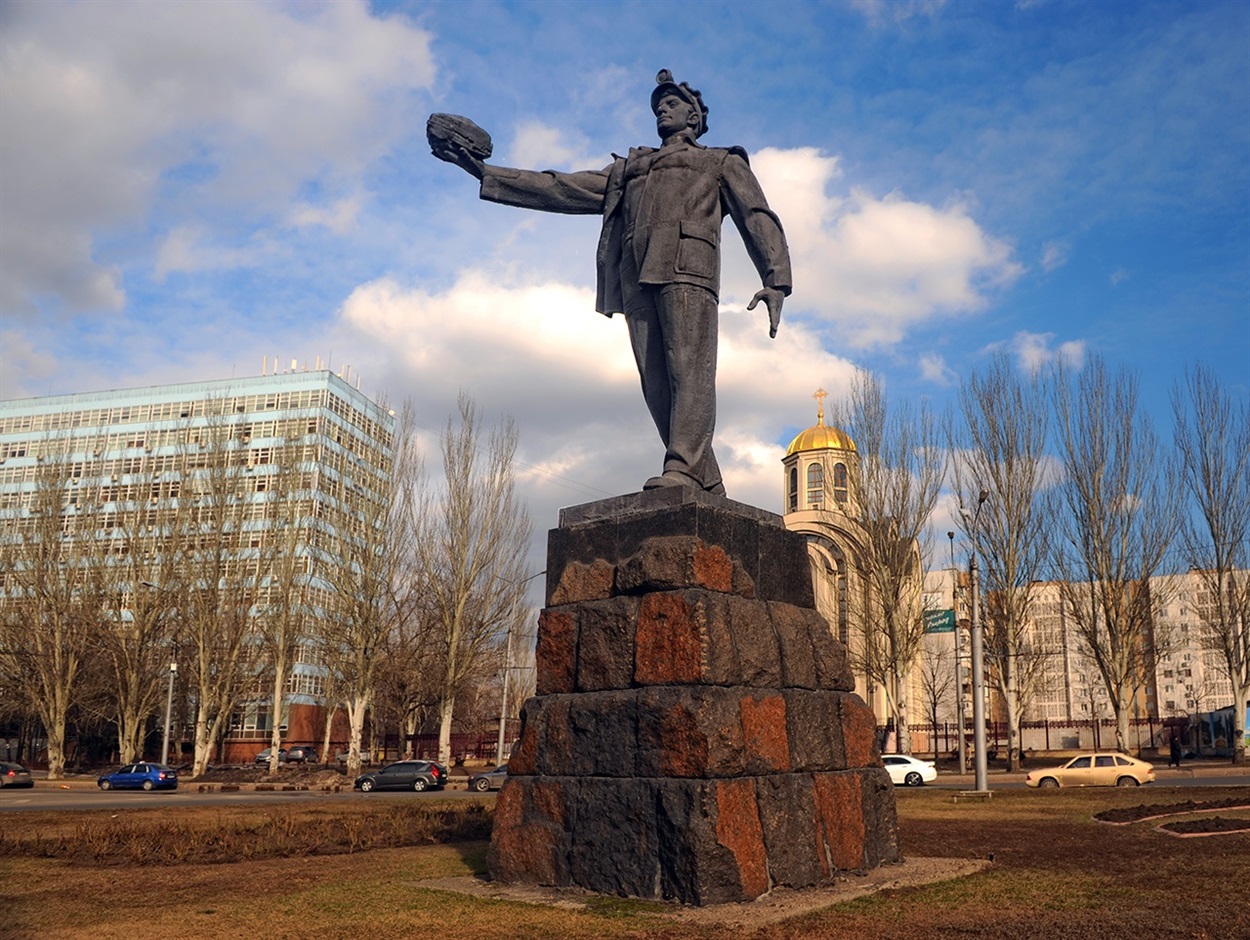 Той самий пам’ятник гірникам у Донецьку