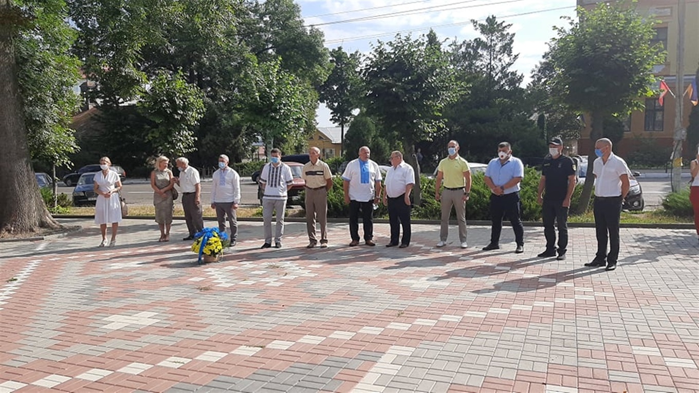 У Кіцмані вшанували День Прапора та День Незалежності в умовах карантинних обмежень