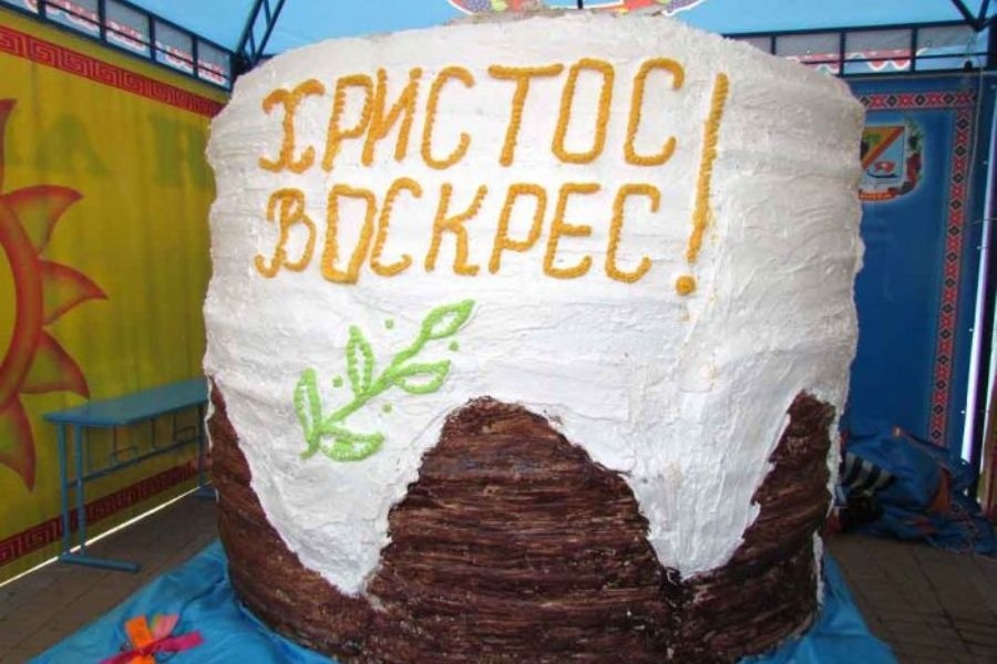 На паску из Ялты ушло более тонны муки