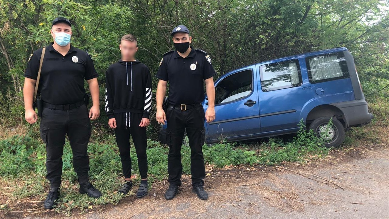 Поліцейські затримали студента, який викрав автівку у фермера з Ліщинки