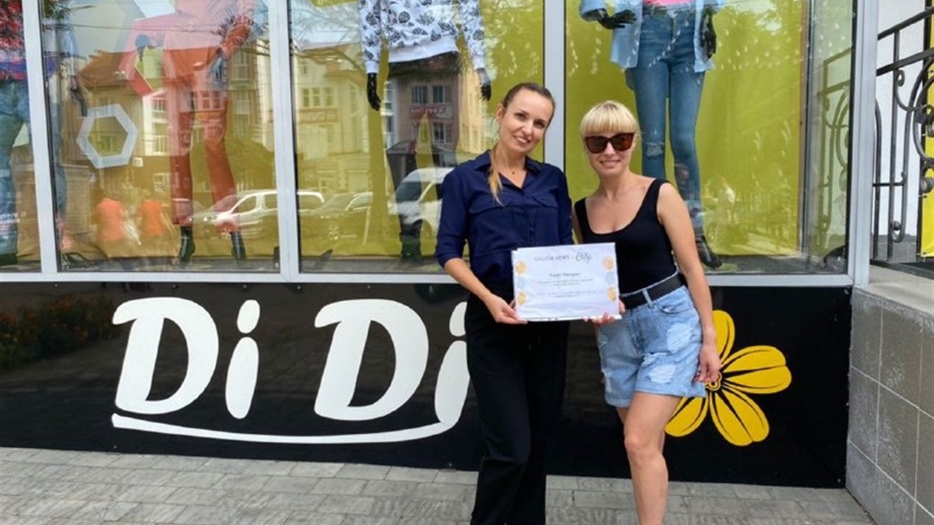 Фотозвіт: переможці фотоконкурсу  «Літній відпочинок в українських Карпатах» отримують подарунки 