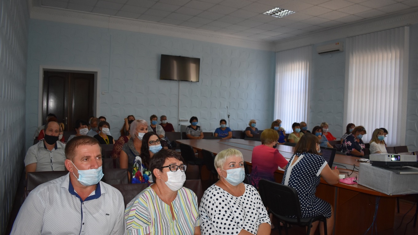 Освітянський серпневий консиліум – 2020. Педагоги Сірогозщини обговорили навчання в умовах пандемії