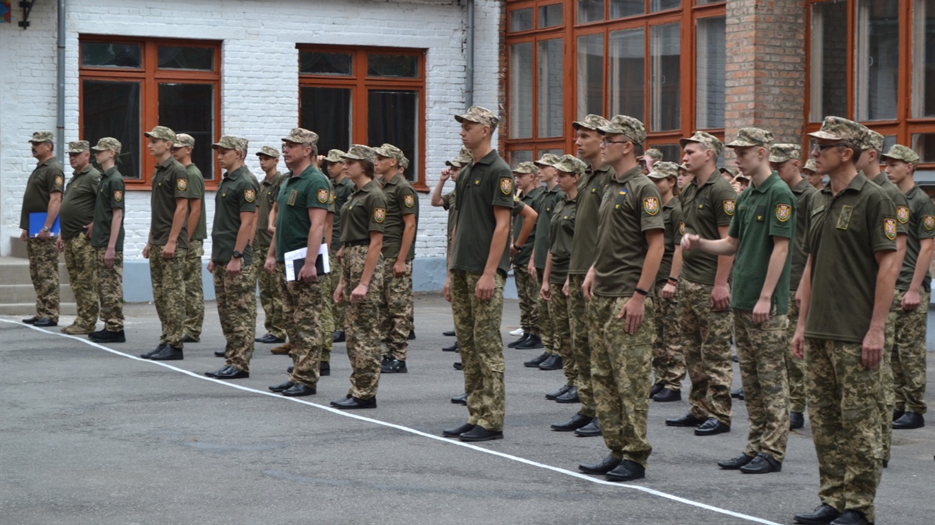 Перше свято та навчання: як військовий ліцей зустрів своїх перших учнів