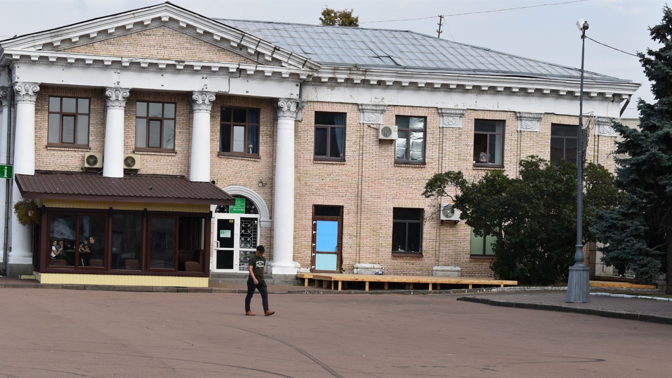 «Дозволимо цьому, захочуть інші». На центральній площі Переяслава з’явиться ще одна тераса