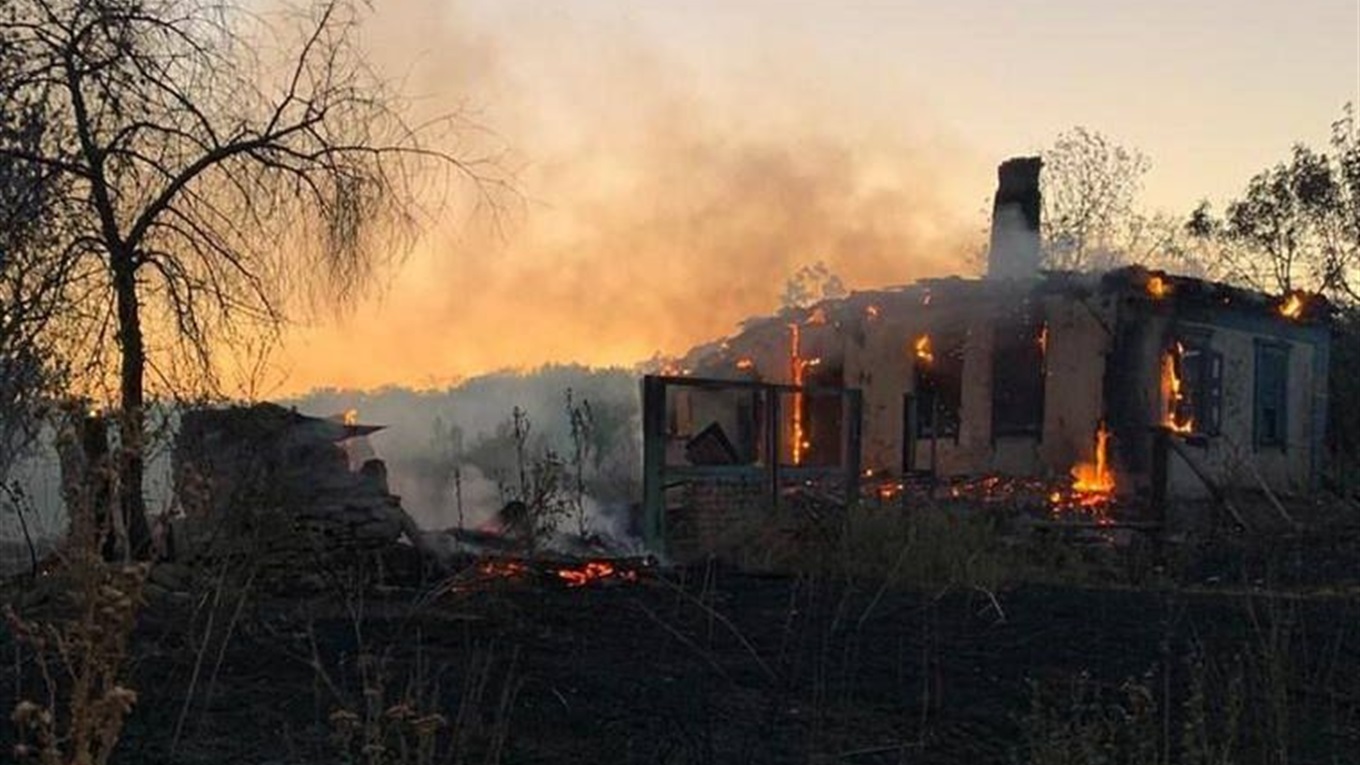 Пожары на линии разграничения на Донбассе: что известно о разрушениях и жертвах