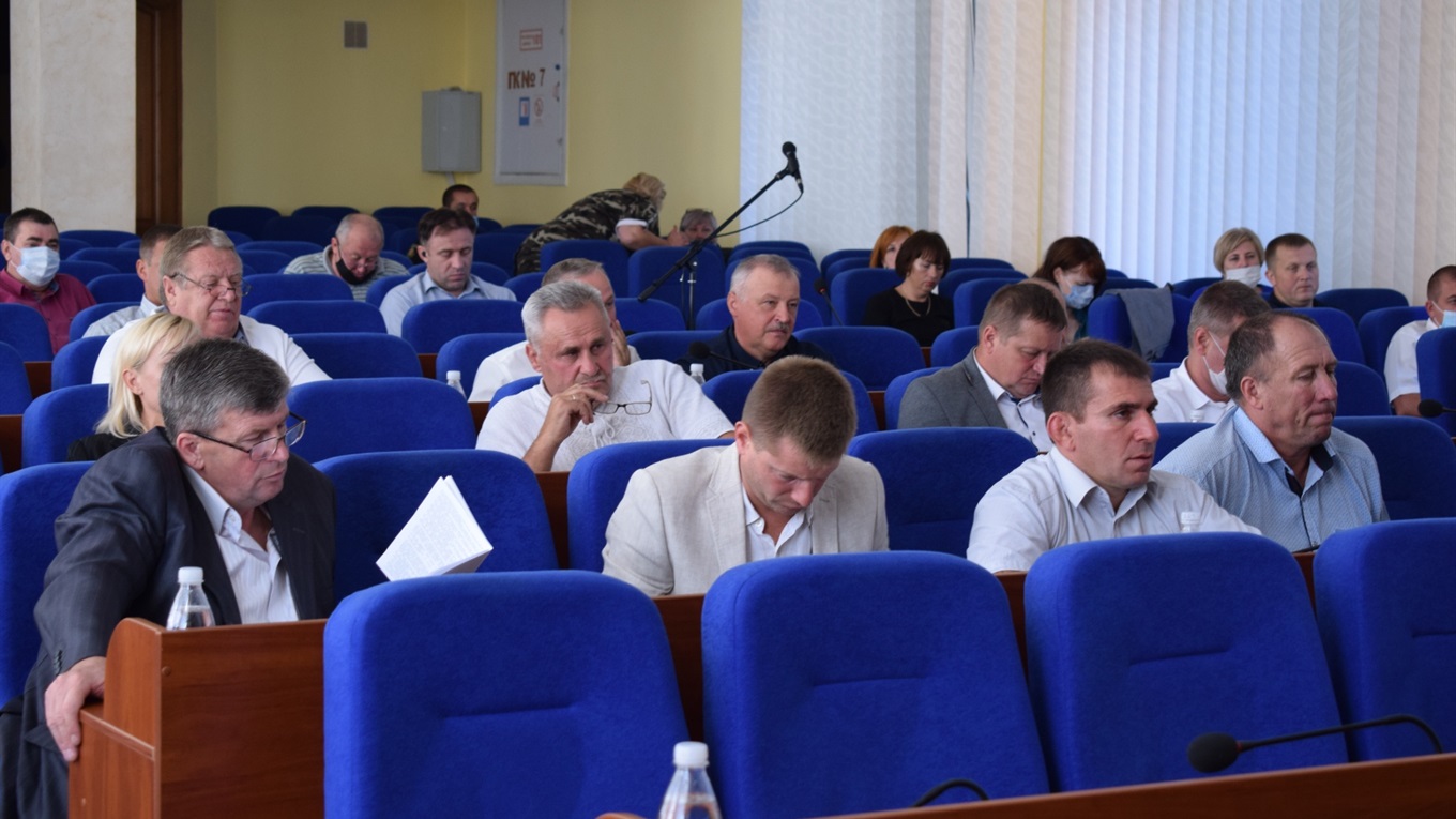 Питання про освітян: як депутати шість разів голосували, щоб не залишити людей без зарплати