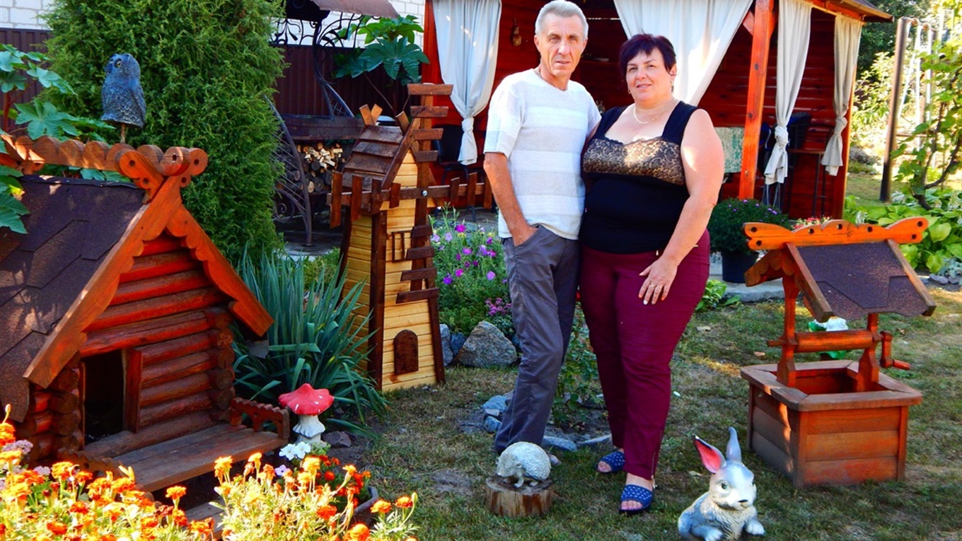"Вранці йду на клумби, а вже потім пораюся".  У родини Онищенків зі Стовп’яг – зразкове подвір’я