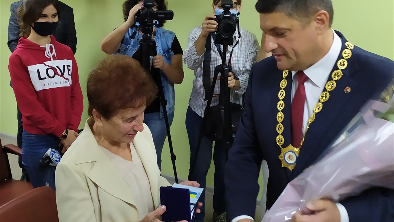 В День города педиатру Марии Клевак вручили почетное звание (видео)