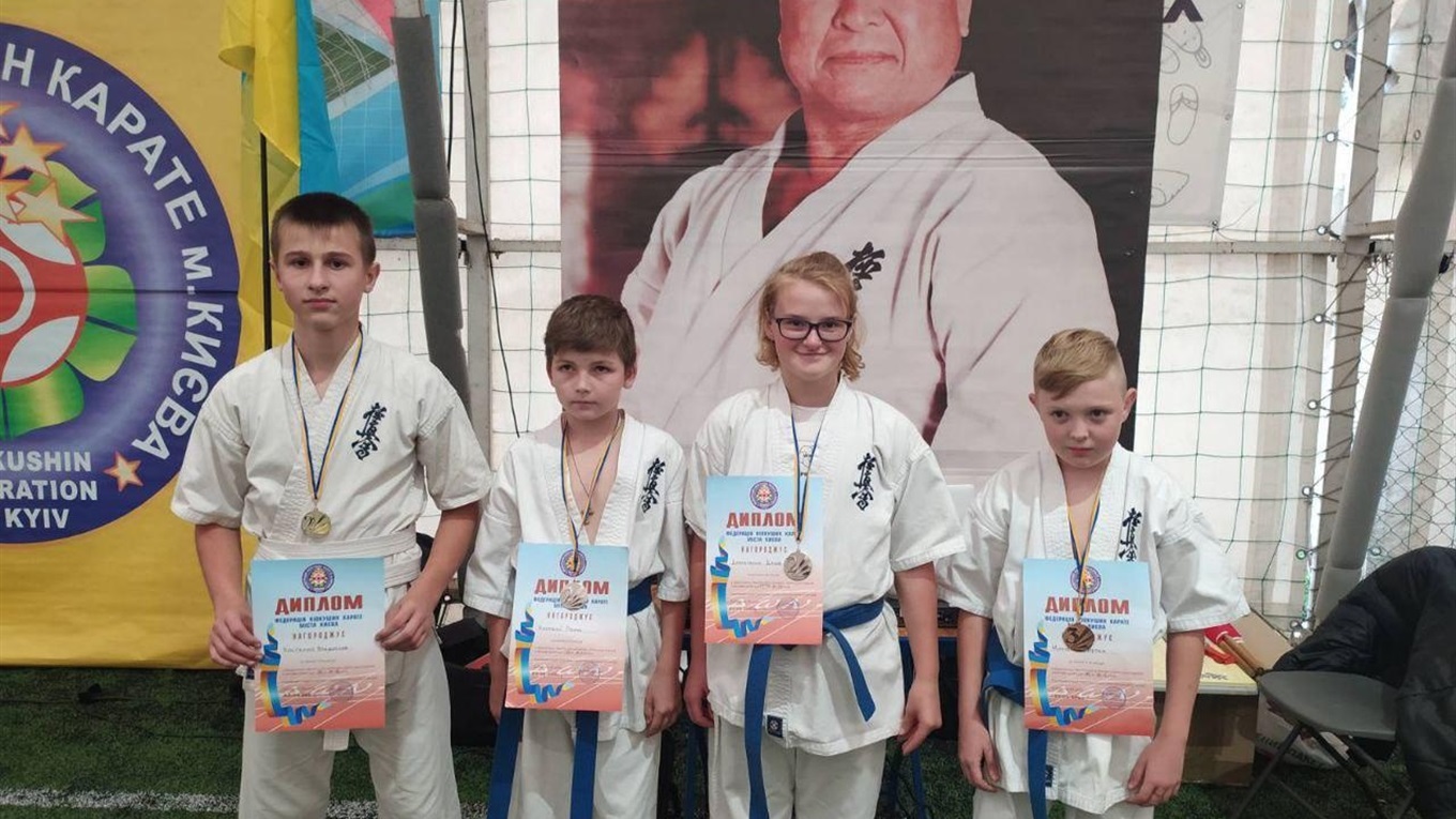 На всеукраїнському чемпіонаті з кіокушинкай карате юні гадячани вибороли перемогу