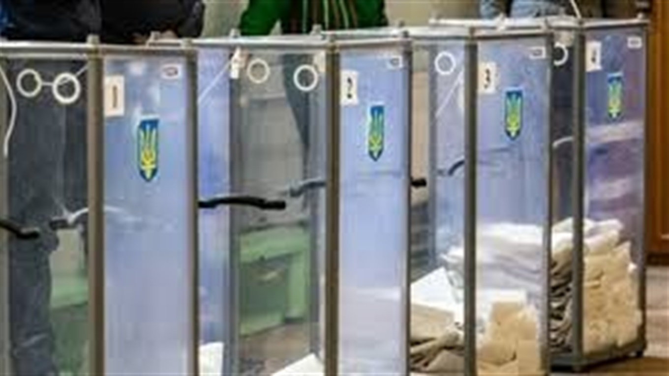 ​ Хто і в яких округах йде у депутати Калуської районної ради від партії "Слуга народу"   ​