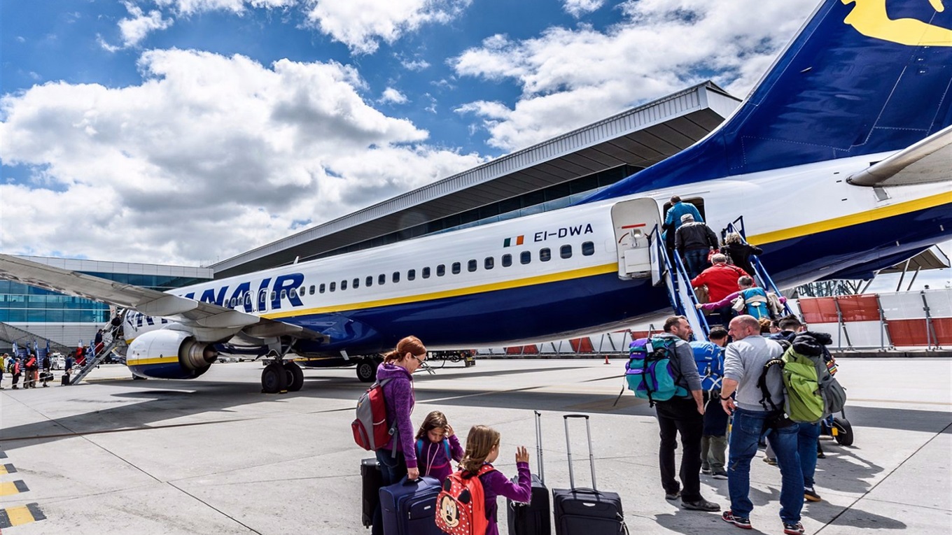 Ryanair: рейсы из Украины на море – куда можно улететь во время пандемии, условия, цены
