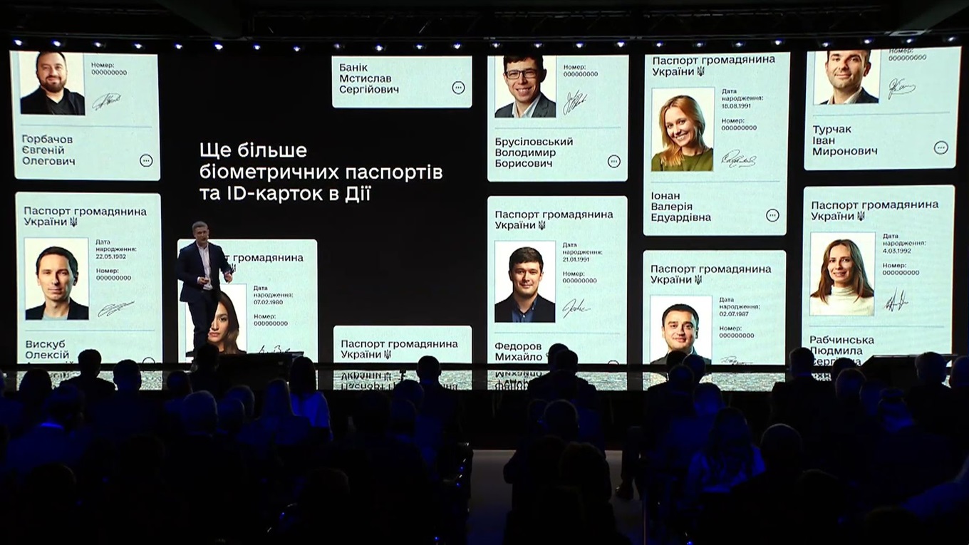 Вышла новая версия мобильного приложения «Дія»: какие из возможностей доступны для переселенцев