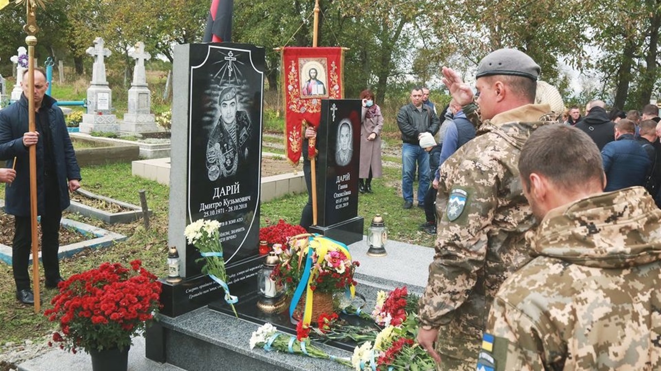 У Суховерхові освятили пам’ятник Дмитру Дарію — загиблому на Сході Герою