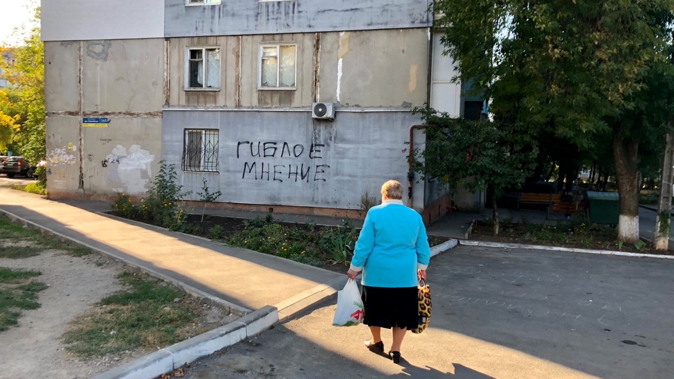 Обстріл змінив не всіх. Чим напередодні виборів живе маріупольський мікрорайон «Східний»