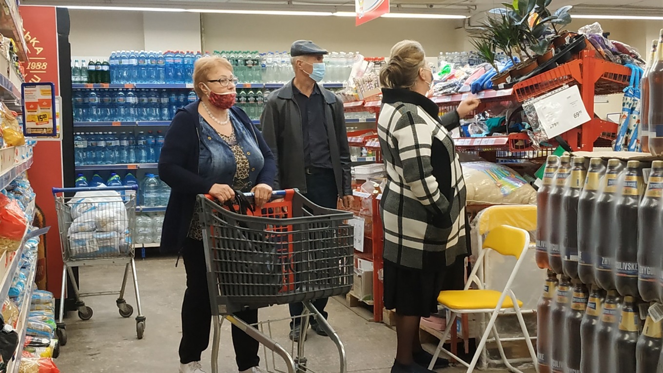 Як первомайчани дотримуються карантинних обмежень: фотофакти