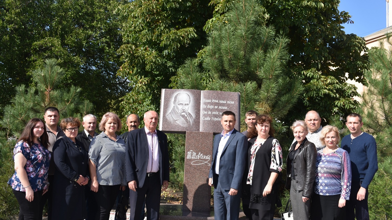 Хто балотується на голову та в депутати Нижньосірогозької тергромади від партії “За майбутнє”