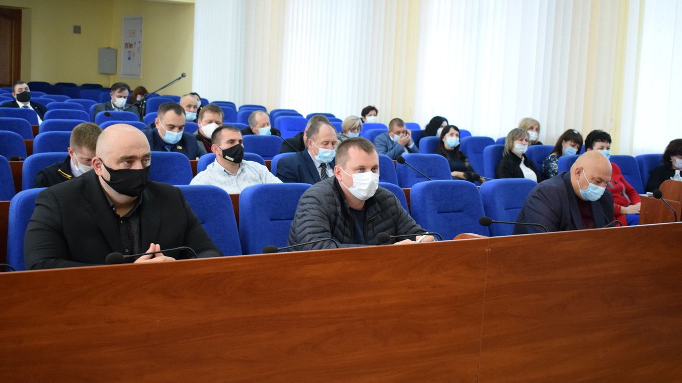 Остання сесія міської ради. Початок: частково онлайн і пропозиція зняти всі питання, окрім бюджету