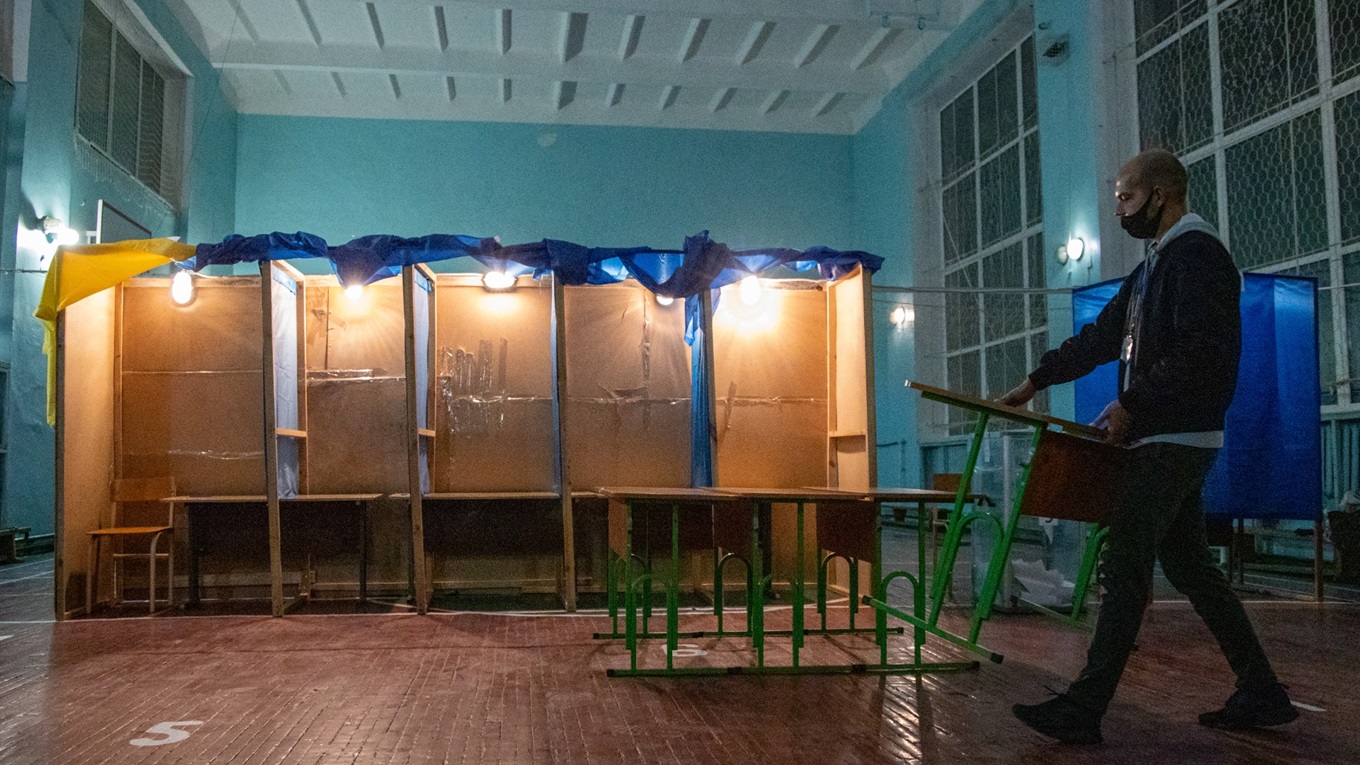 У напівтемряві. Як у Слов’янську голосували та рахували у день та ніч виборів