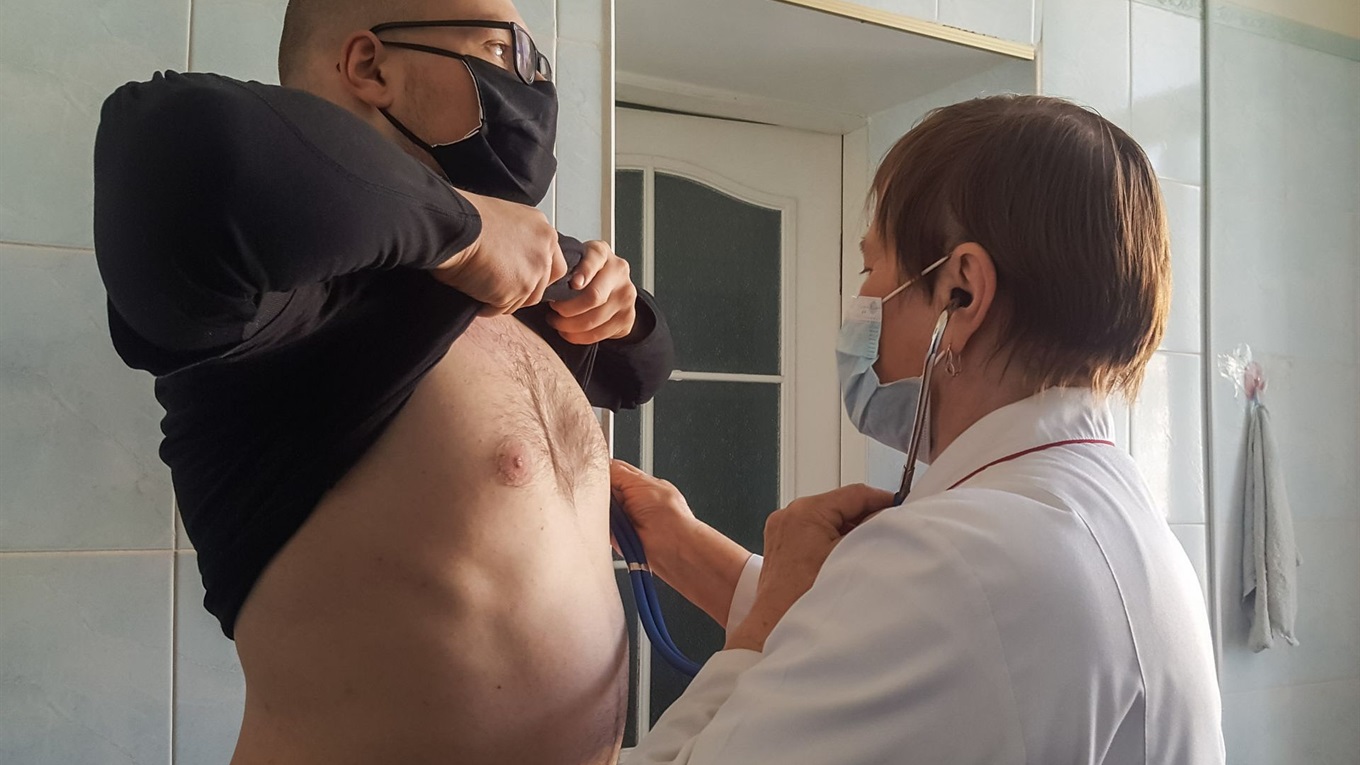 «Одночасно і пацієнт, і лікар». Медики Луганщини розповідають про складну ситуацію з COVID-19