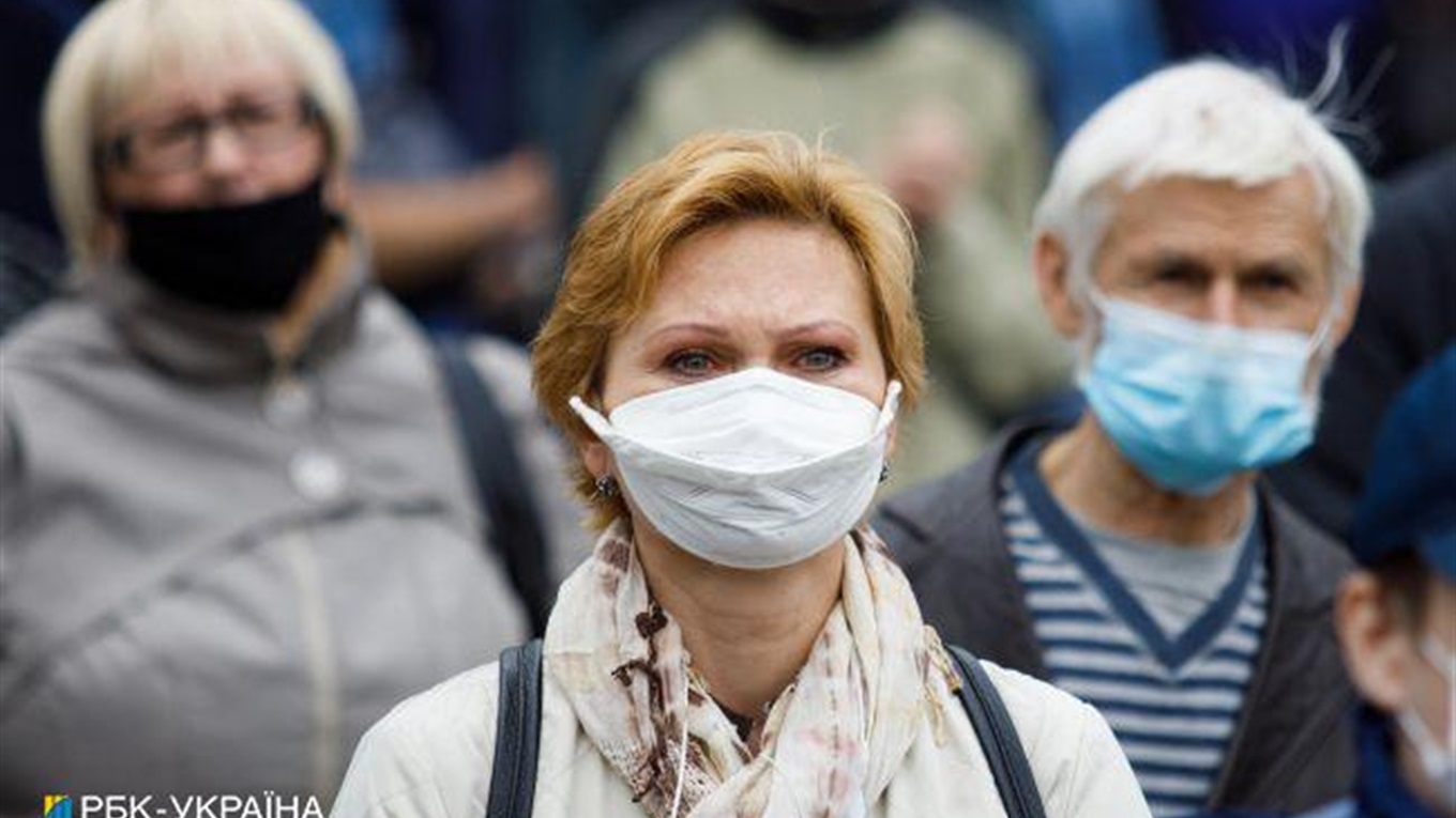 В Україні будуть штрафувати власників бізнесу за відсутність масок у клієнтів 