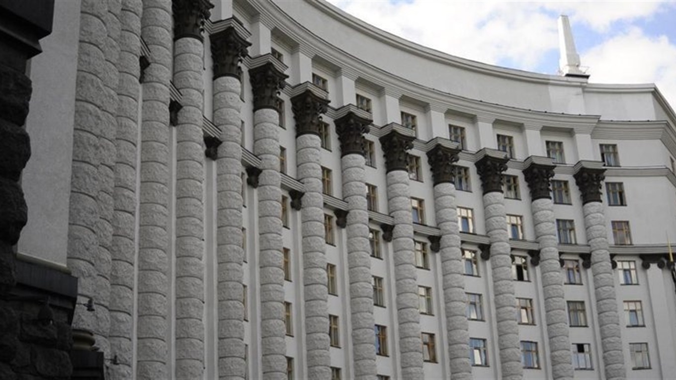 Кому можна працювати під час "карантину вихідного дня"