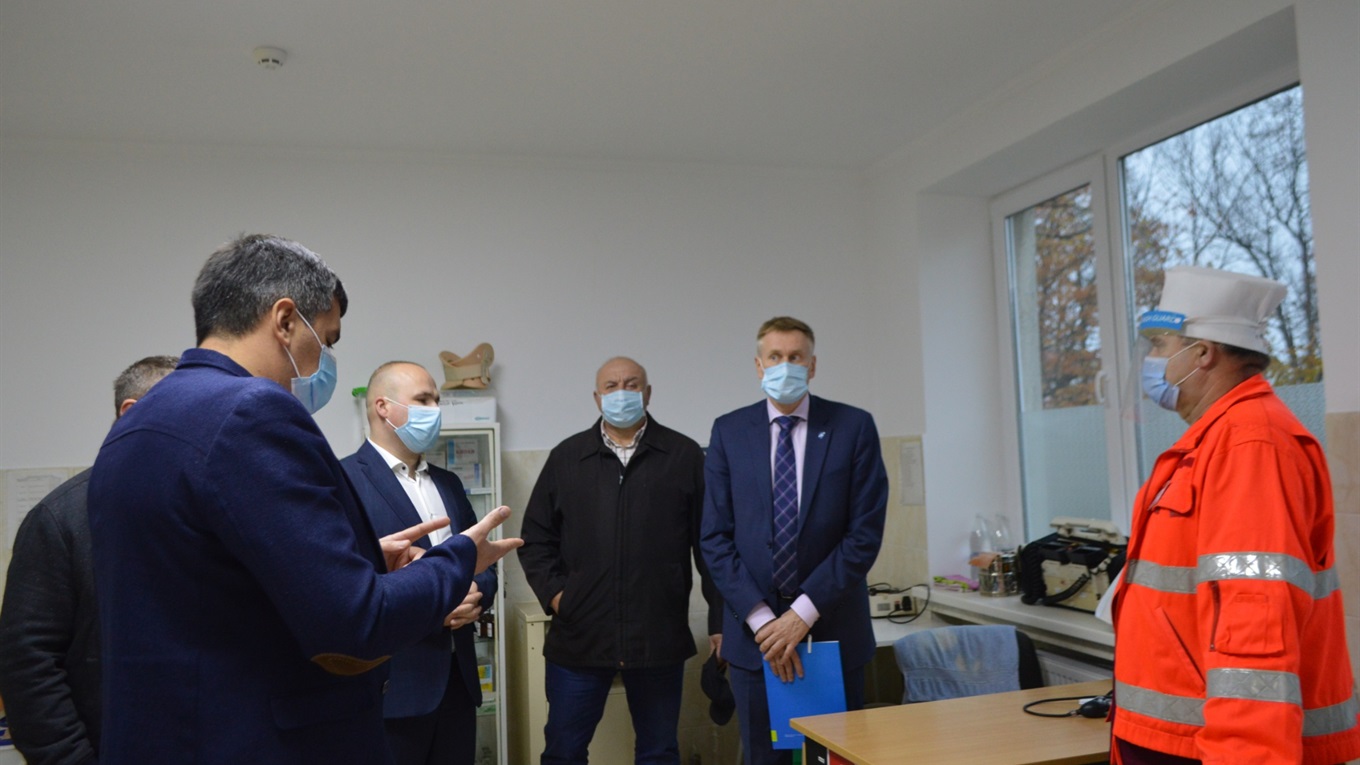В Кіцманській лікарні з робочим візитом побували керівники Національної служби здоров'я України