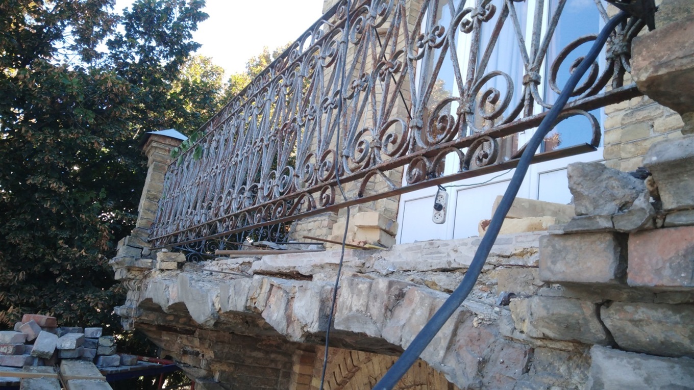 У Переяславі відновили балкони на двох історичних спорудах
