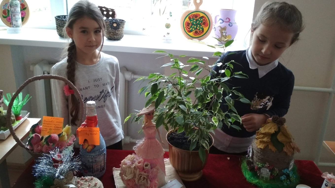 Учні Старокостянтинівського ліцею дали друге життя використаному пластику 