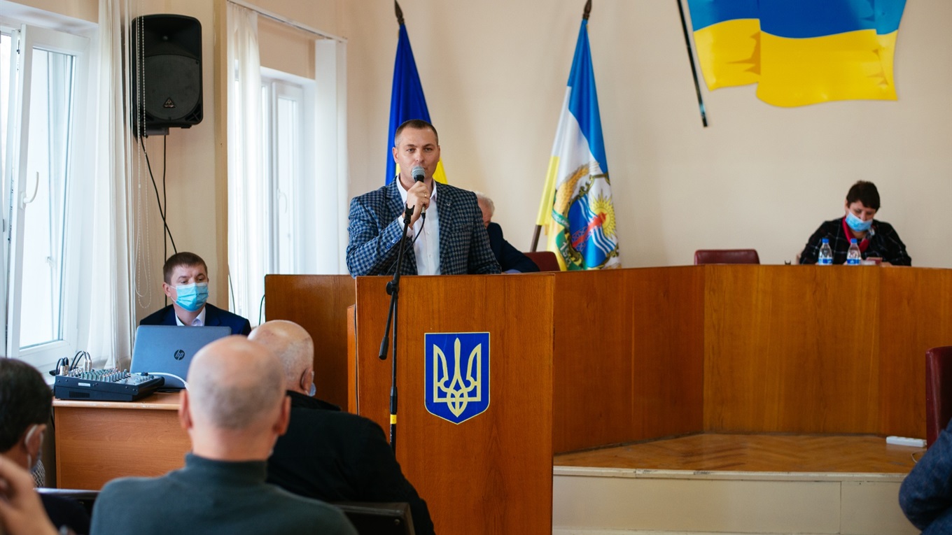Перша сесія: депутати обрали нового голову Скадовської районної ради Віталія Соловйова