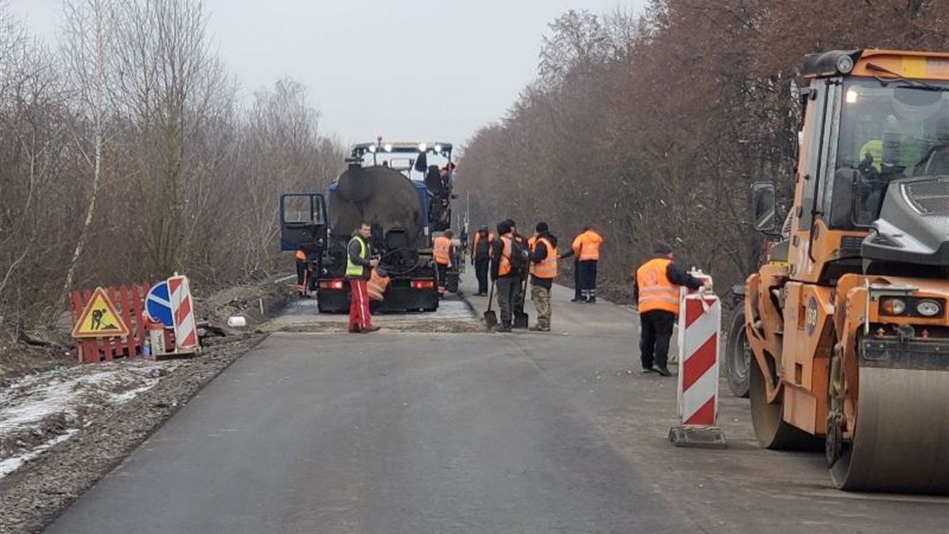 Триває ремонт дороги Старокостянтинів - Антоніни