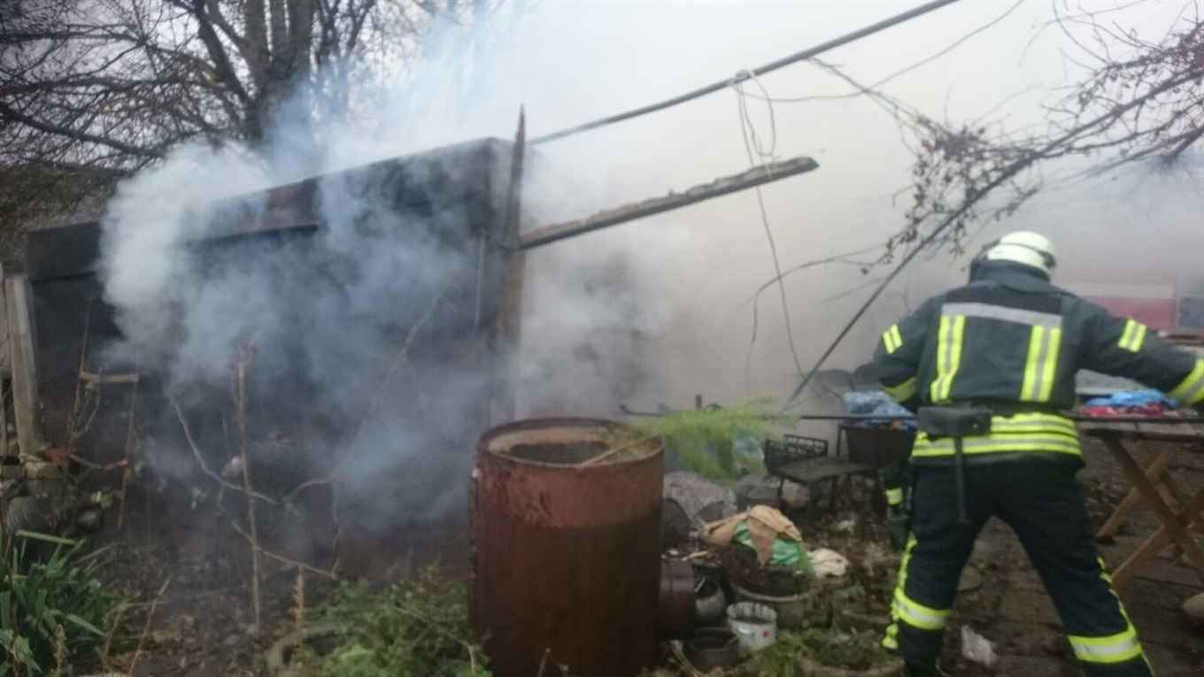 В Троїцькому вогнеборці загасили дві пожежі