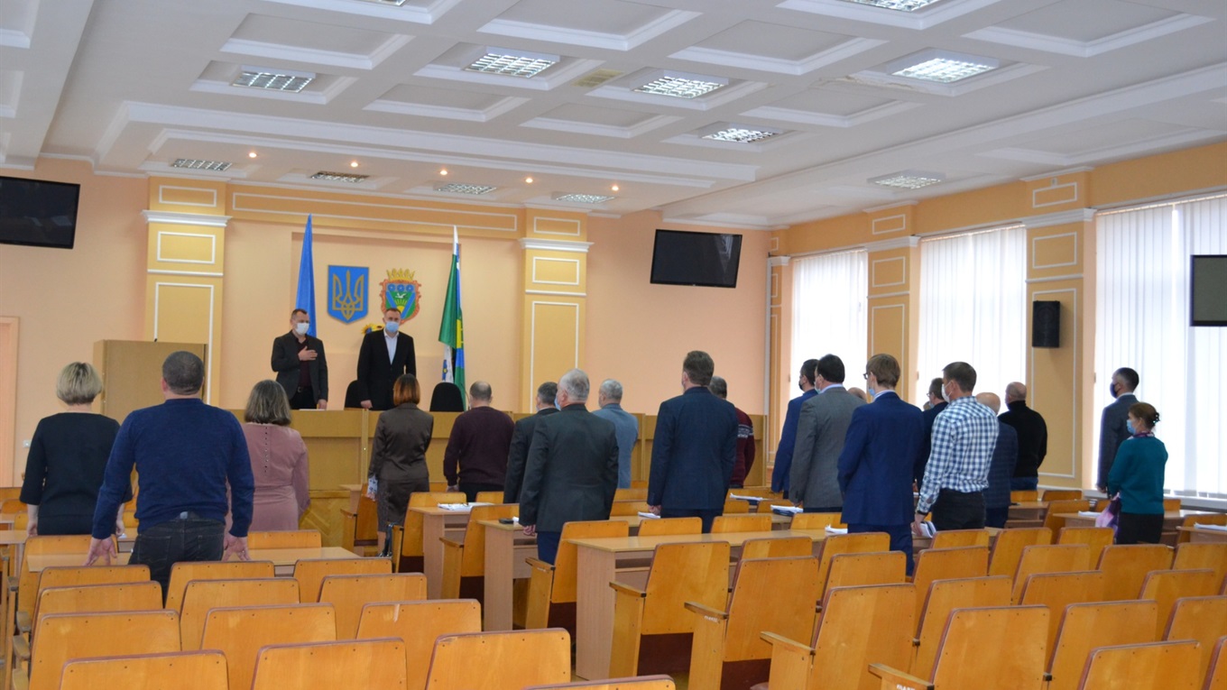 Володимирецька селищна рада провела першу сесію, обрала керівництво громади і розглянула 18 питань
