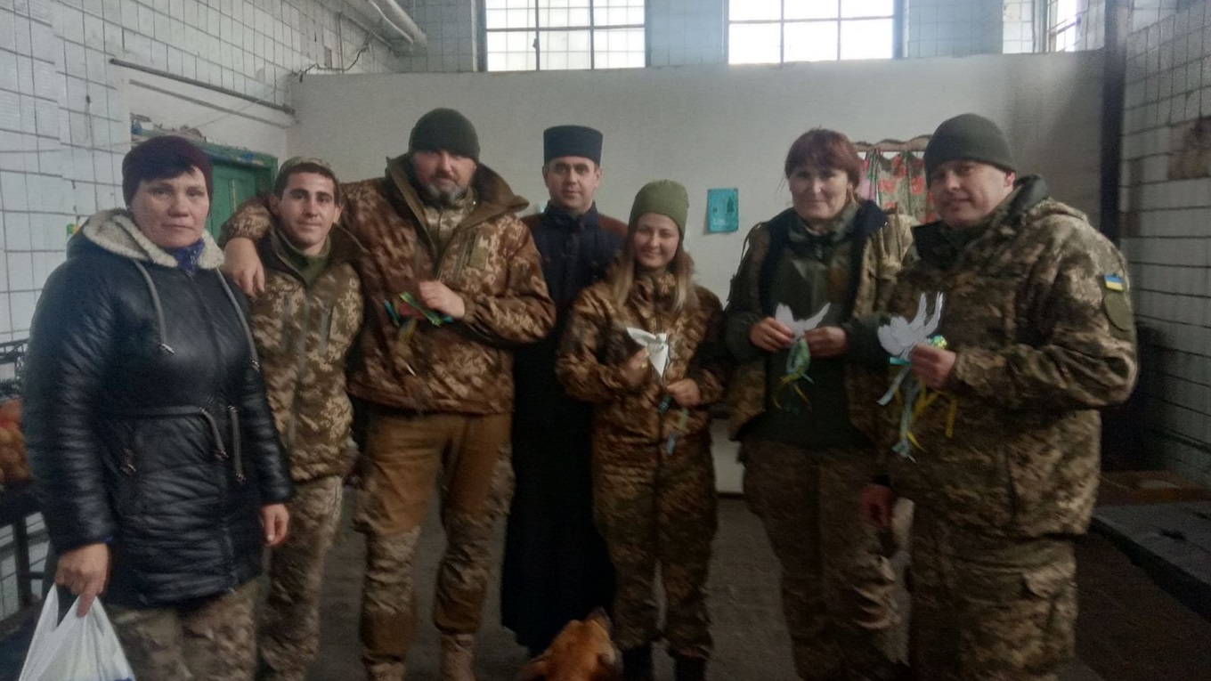 Їх будні – це виїзди в ООС і постійний збір гуманітарки. Волонтери двох районів знову їздили на Схід