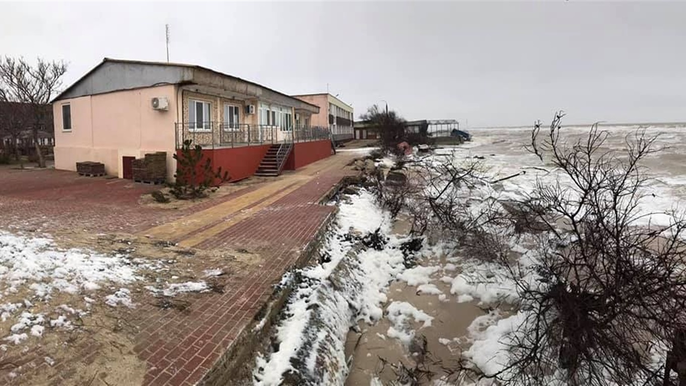 Ужасающие последствия шторма в Кирилловке: владельцы баз просят помощи – видео