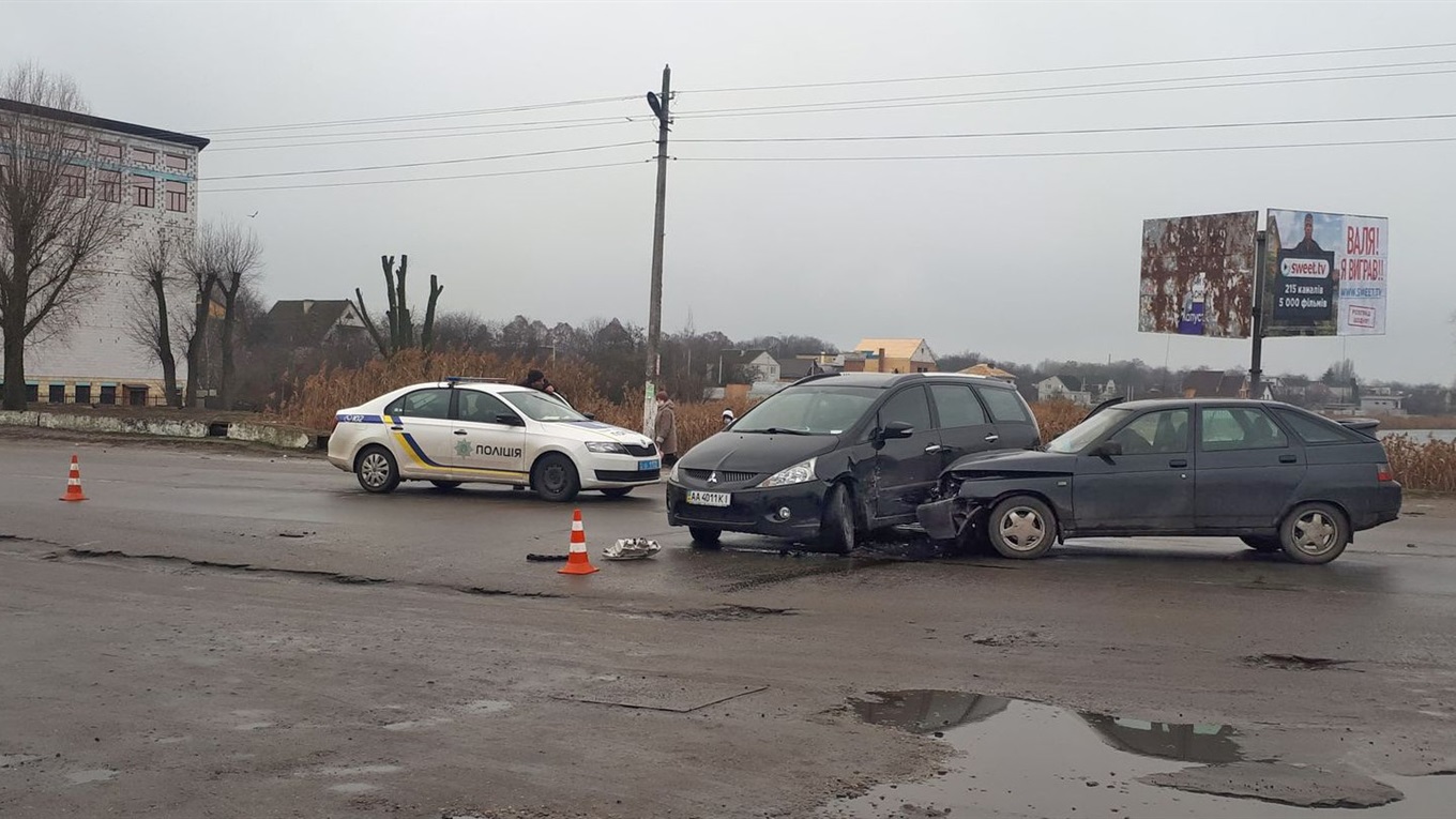 У середмісті Переяслава сталася аварія за участю трьох автомобілів
