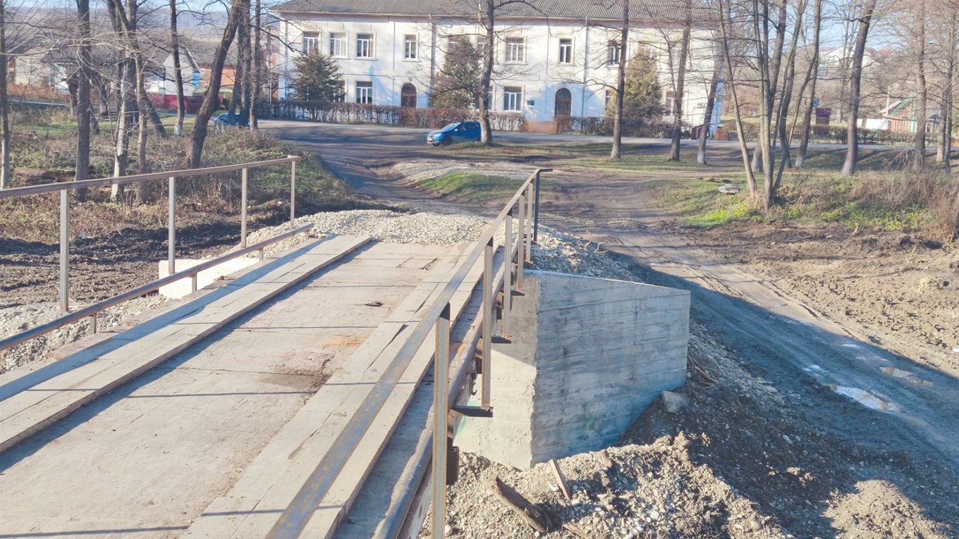 У Нижніх Станівцях збудували міст через річку Брусницю, який був зруйнований під час повені