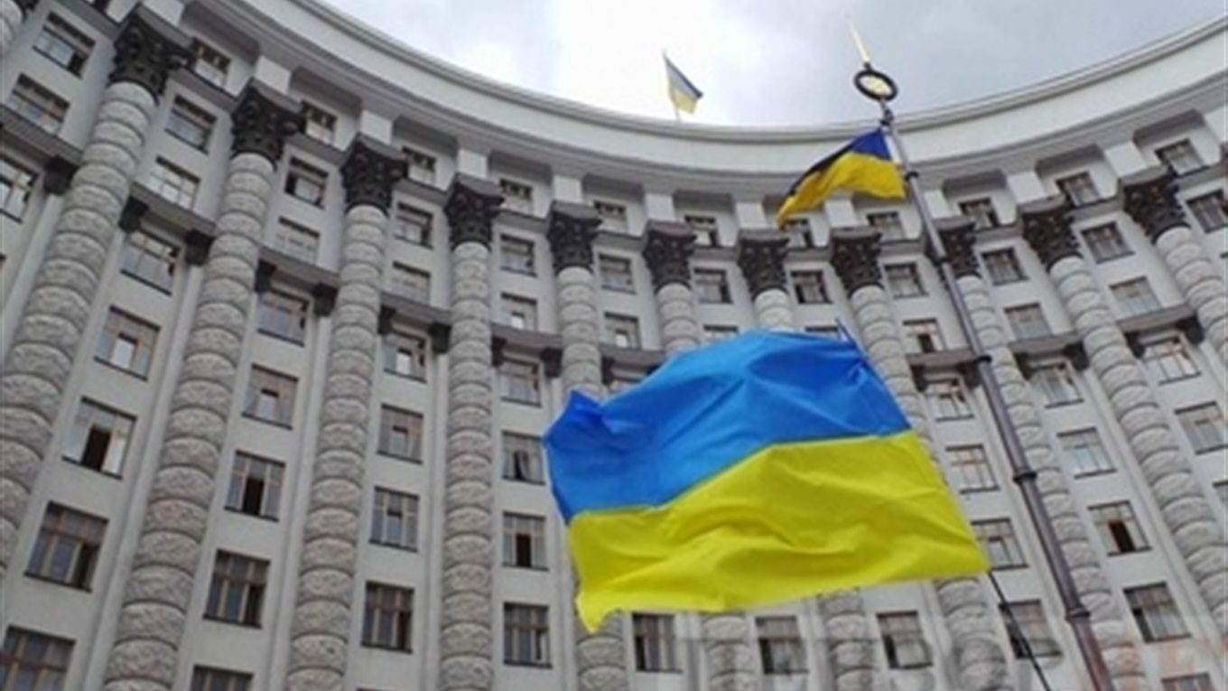 Уряд послабив у новорічну ніч карантинні обмеження для кафе та ресторанів