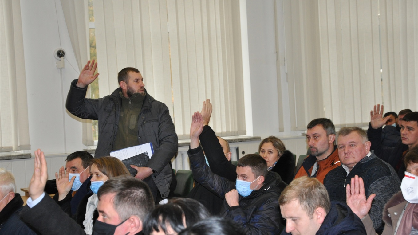 Чортківська районна рада передала майже всі комунальні установи і майно громадам
