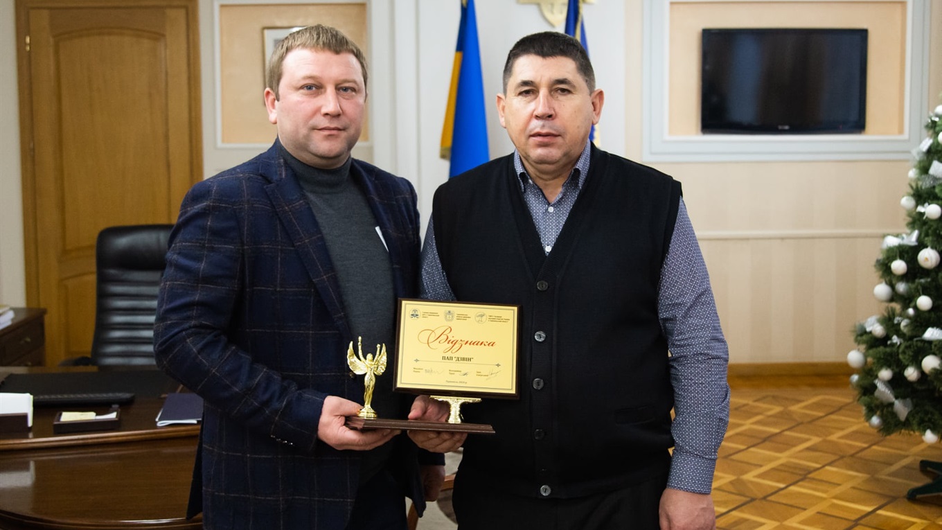 Відомий на Чортківщині аграрій Василь Градовий отримав почесну відзнаку «Сумлінний платник податків»