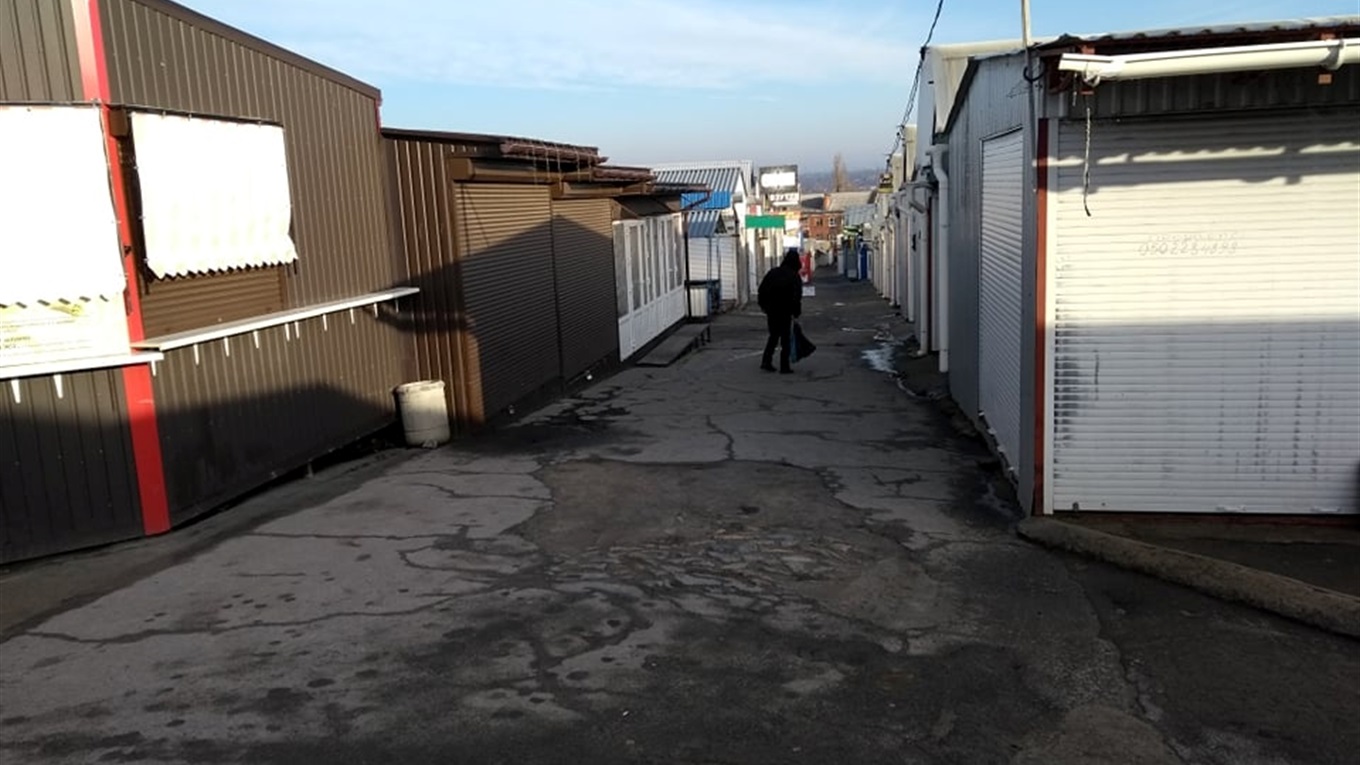 1 день локдауна на Центральному базарі Первомайська. Фотофакт