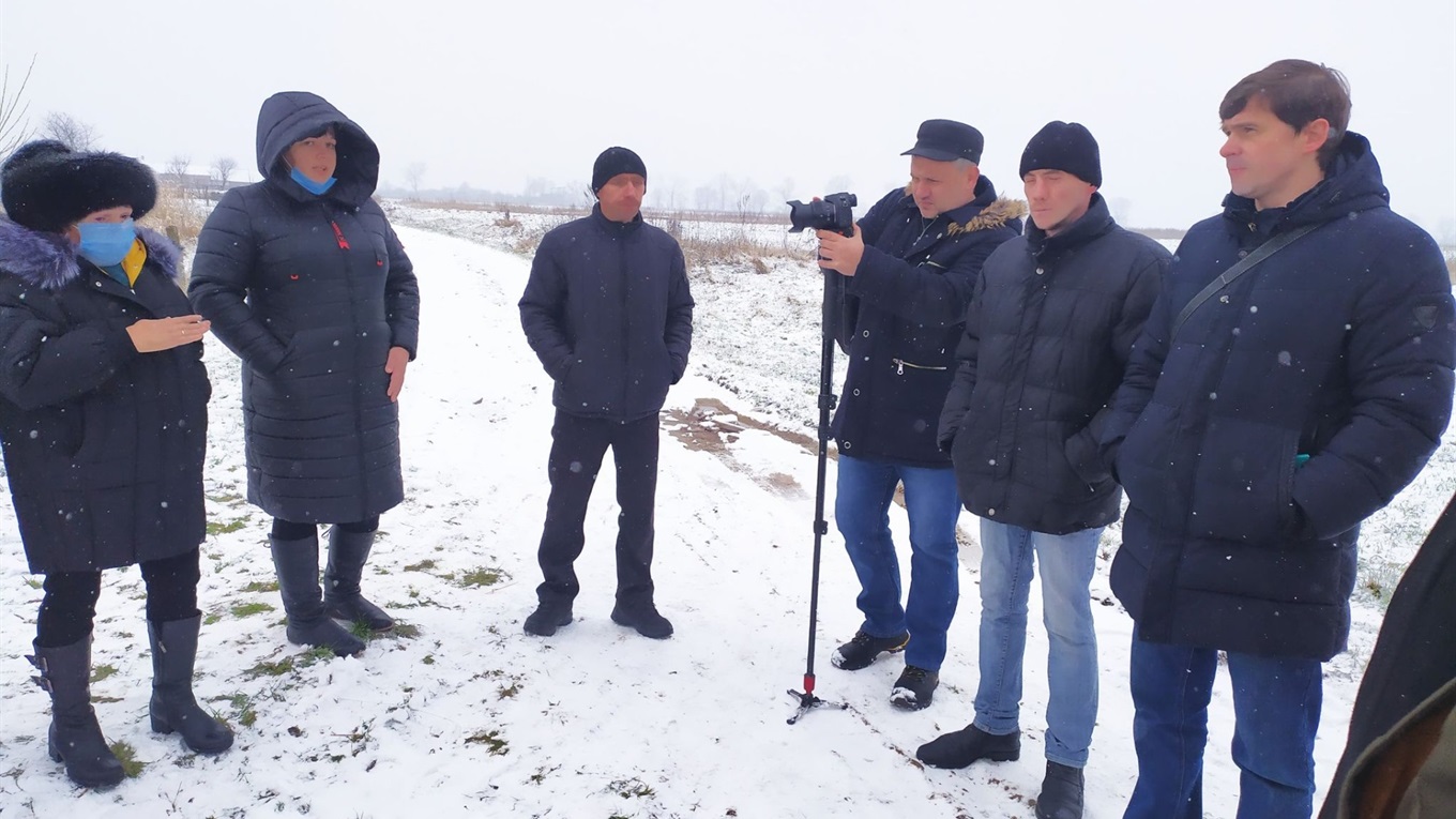 У Кропивнику за 100 метрів від будинків просідає земля