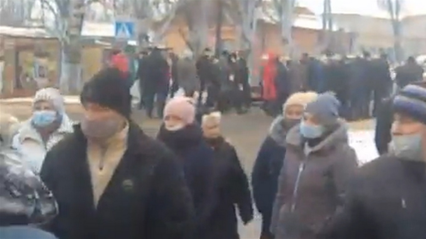 Оріхівці протестують: перекрили автодорогу «Запоріжжя-Маріуполь».