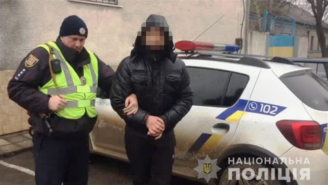 Небезпечна робота:  у Саврані молода пара напала на таксиста