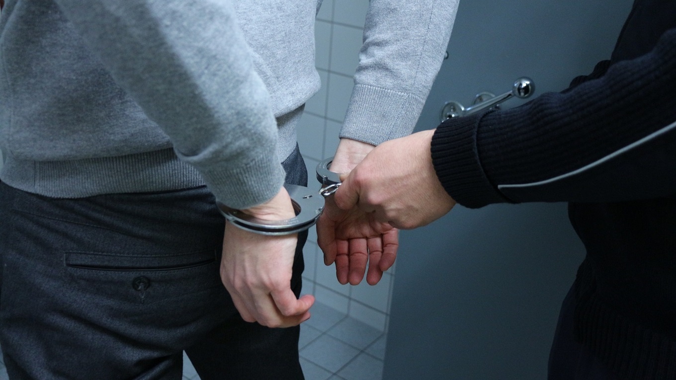 За домашне насильство на мешканця Новотроїцького відкрили кримінальне провадження